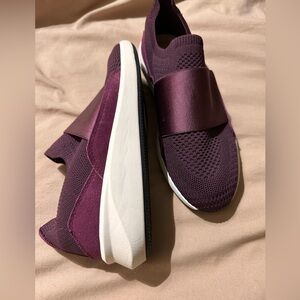 NWT Clark’s Merlot Tennis Shoes